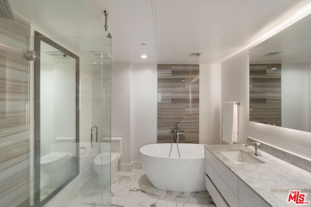 1345 Havenhurst Drive, West Hollywood CA: https://media.crmls.org/mediaz/ef9d6795-b4d4-496c-b0c9-253c2a0cf702.jpg