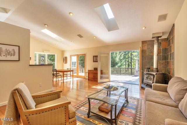 Detail Gallery Image 10 of 33 For 18940 Timber Pointe Dr, Fort Bragg,  CA 95437 - 4 Beds | 3 Baths