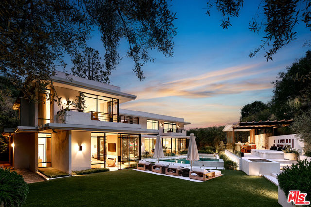 9509 Heather Road, Beverly Hills CA: https://media.crmls.org/mediaz/ef9e342d-3c53-4c90-a6af-76b12d935f78.jpg