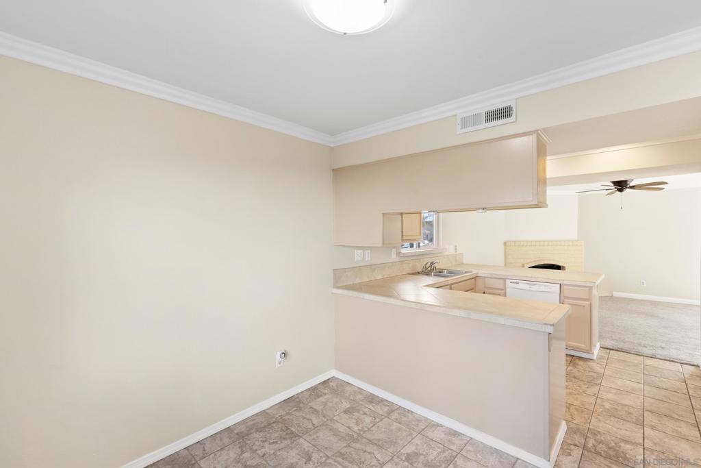 852 Diamond St - photo 8