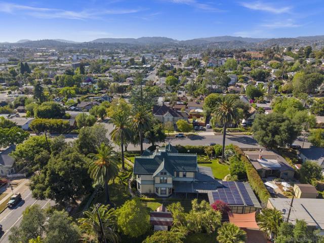 700 S Juniper, Escondido CA: https://media.crmls.org/mediaz/ef9ecda8-128f-488b-ba1a-42d392120fd2.jpg