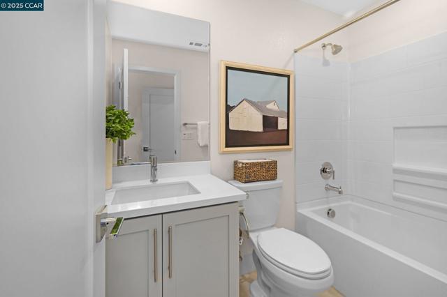 33105 Via Vicenza, San Ramon CA: https://media.crmls.org/mediaz/ef9ff26e-9036-4958-bc12-8a2c24590190.jpg