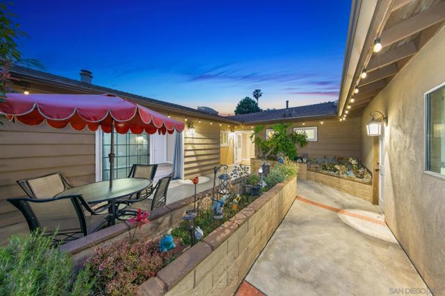750 Mission Ave, Chula Vista CA: https://media.crmls.org/mediaz/efa03ae2-5b1d-447b-9bf1-048ae81e89af.jpg