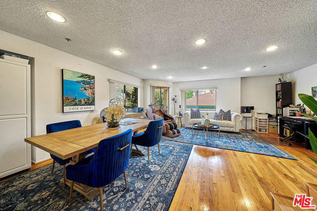529 IVY Street, 1 photo 6