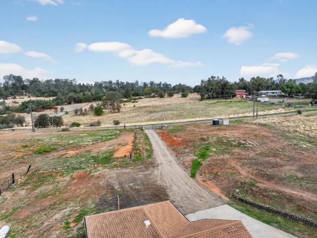35 Blazeford Gulch, Oroville CA: https://media.crmls.org/mediaz/efa104eb-83b2-4fbb-8b99-a75da16f2203.jpg