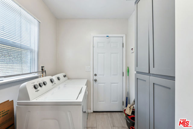 1617 S Highland Avenue, Los Angeles CA: https://media.crmls.org/mediaz/efa14b11-9d04-4516-a13d-46167931e392.jpg