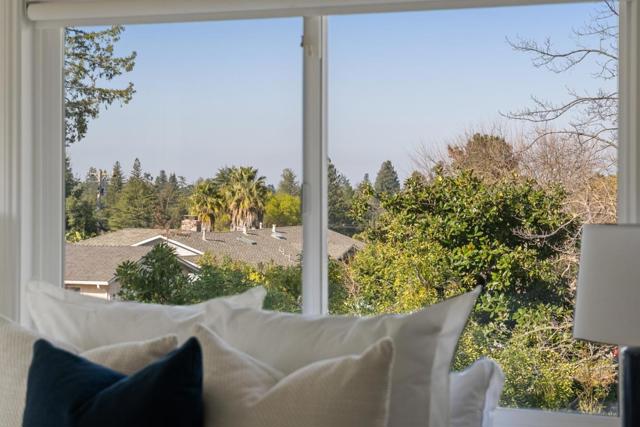900 Highlands Circle, Los Altos CA: https://media.crmls.org/mediaz/efa224dd-ab11-4c44-a90c-bc5a15f85c96.jpg