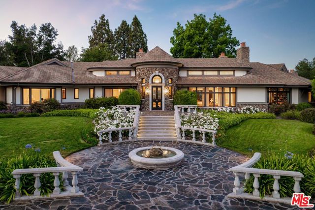 1430 Count Fleet Street, Santa Ynez CA: https://media.crmls.org/mediaz/efa25310-60c3-4ea2-87c0-b8646b01061d.jpg
