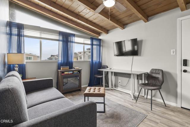 1132 1142 Pittsfield Lane, Ventura CA: https://media.crmls.org/mediaz/efa25b29-0324-4a38-a29d-fcc4e5b0cdcb.jpg