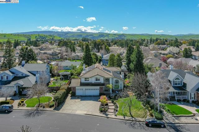 2405 Vintage Lane, Livermore CA: https://media.crmls.org/mediaz/efa38eff-5cda-43ed-baf3-b034bf626930.jpg