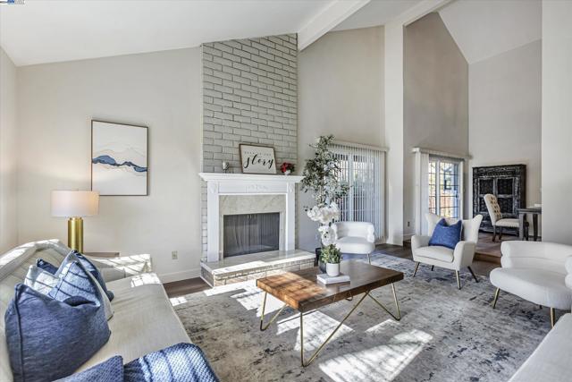 Image 3 of 31 For 3512 Whitehaven Dr