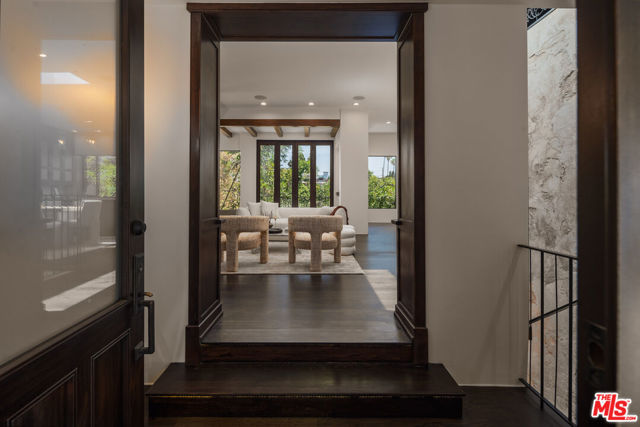2444 Lyric Avenue, Los Angeles CA: https://media.crmls.org/mediaz/efa47c8c-322e-4522-a71b-2da2d6652bac.jpg