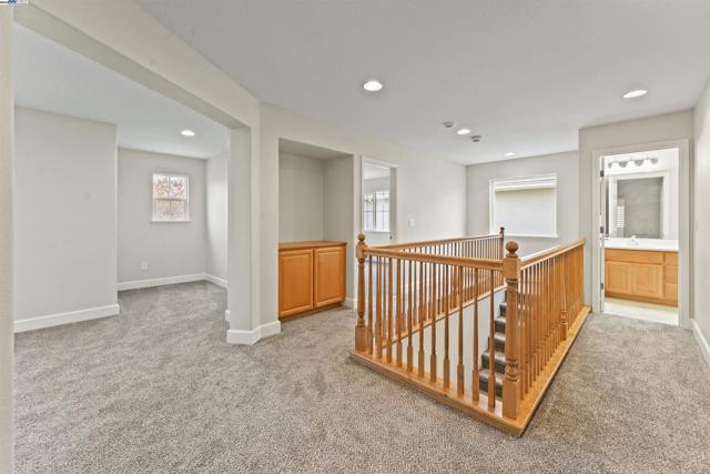 204 Daylily Ln, Patterson CA: https://media.crmls.org/mediaz/efa49d9a-f7dd-489f-95ea-8fec9db40dd3.jpg