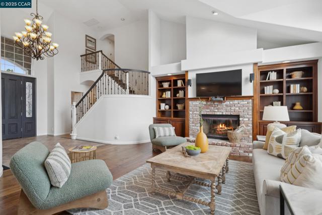 460 Silver Hollow Drive, Walnut Creek CA: https://media.crmls.org/mediaz/efa4c70d-da09-490d-816d-e7e31614280c.jpg
