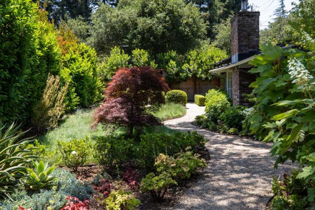 343 Lloyden Park Lane, Atherton CA: https://media.crmls.org/mediaz/efa4dc4a-a209-4320-8e40-6abbf38de7d2.jpg