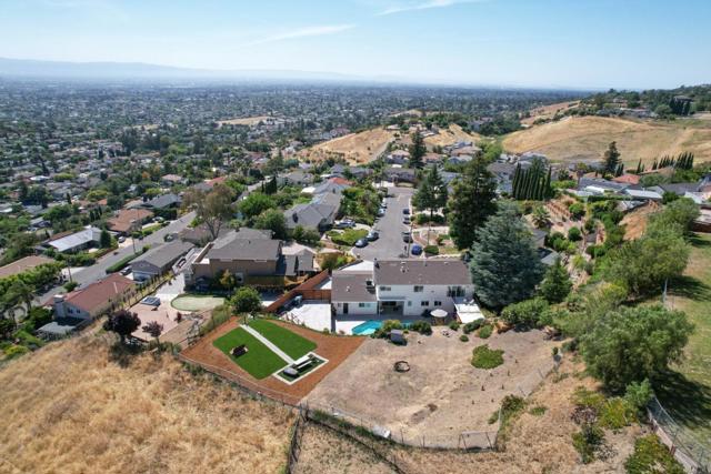950 Macduff Court, San Jose CA: https://media.crmls.org/mediaz/efa4dd12-55cf-4e9b-9195-195f305bcfad.jpg