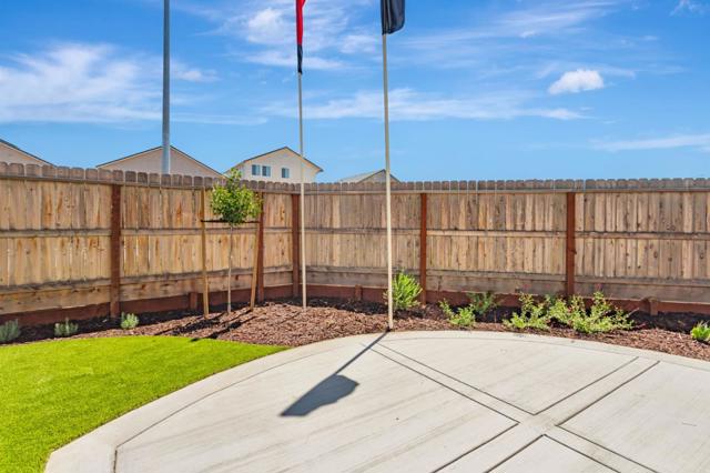 1153 Coyote Peak Way, Hollister CA: https://media.crmls.org/mediaz/efa503aa-930f-4f85-a92f-31bf12098fbd.jpg