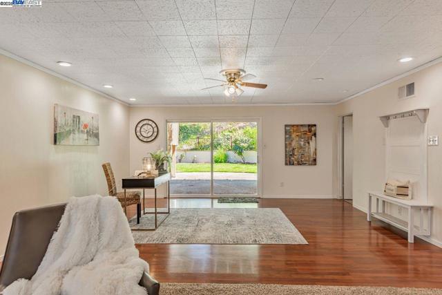 32072 Chicoine Ave, Hayward CA: https://media.crmls.org/mediaz/efa52ec9-9c75-4a45-a658-91ce59655d2e.jpg