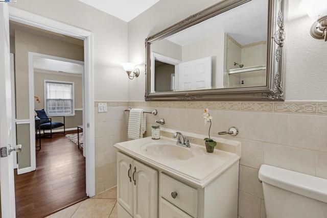15028 Grenda St, San Leandro CA: https://media.crmls.org/mediaz/efa6038e-eb86-4059-863b-db8e85fc3f95.jpg