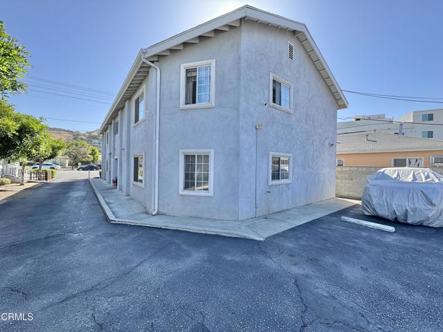 8425 Glenoaks Boulevard, Sun Valley CA: https://media.crmls.org/mediaz/efa6de0c-2d68-496c-b404-18378a098243.jpg