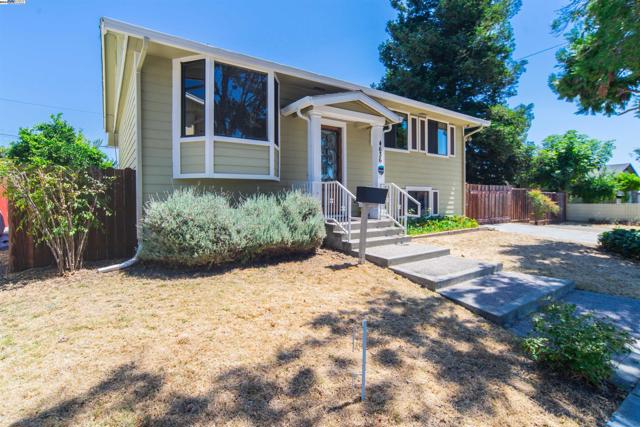 Image 8 of 52 For 4636 Serra Ave