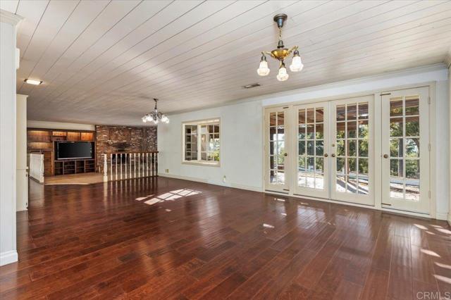 748 Old Oak Ridge, San Marcos CA: https://media.crmls.org/mediaz/efa72e4a-023a-4131-8b3f-20b1d0afc39f.jpg