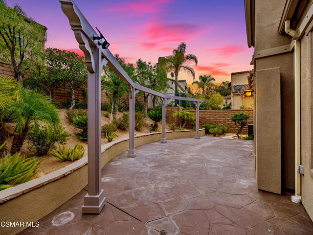 23752 Noble Fir Court, Valencia CA: https://media.crmls.org/mediaz/efa75c1d-46ad-45a0-ab15-a391184c3ae5.jpg