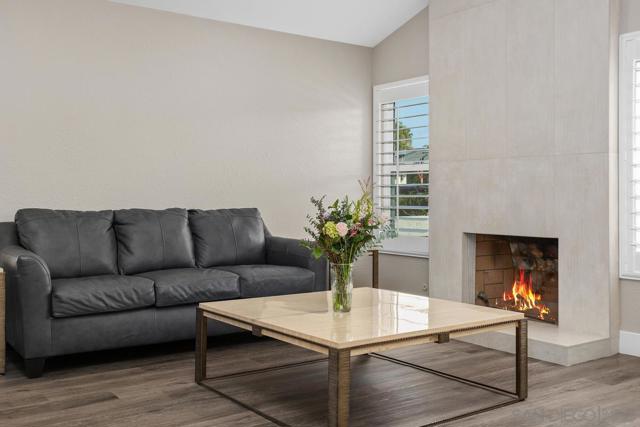 2112 Park Dale Ln, Encinitas CA: https://media.crmls.org/mediaz/efa788bd-c6fc-4f9a-9148-be445a5e1c73.jpg