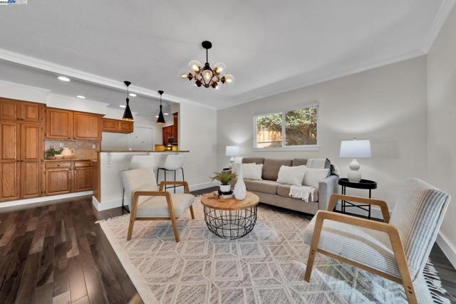 635 Janice Ave, Hayward CA: https://media.crmls.org/mediaz/efa7e09a-c73c-4fa0-a626-d0ea9d4b9927.jpg
