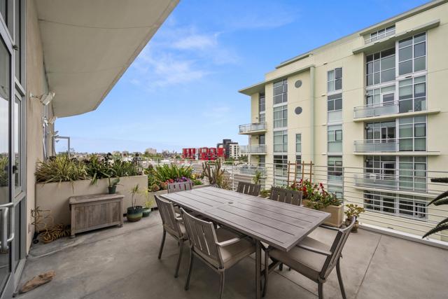 3788 Park Blvd, San Diego CA: https://media.crmls.org/mediaz/efa816b8-db62-443b-892e-99452e1bd88b.jpg