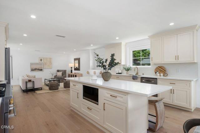 1105 Fairview Drive, La Canada Flintridge CA: https://media.crmls.org/mediaz/efa92e0a-f7d5-4b51-b1dd-2768f6b8155d.jpg
