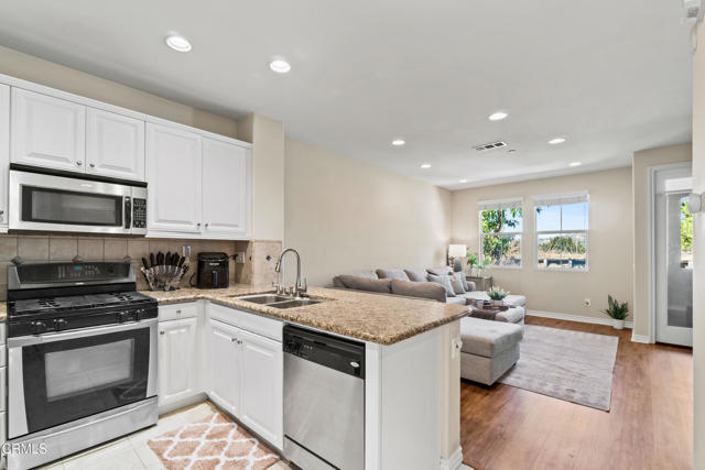 Detail Gallery Image 18 of 32 For 1431 via Bonito, Camarillo,  CA 93012 - 2 Beds | 2/1 Baths