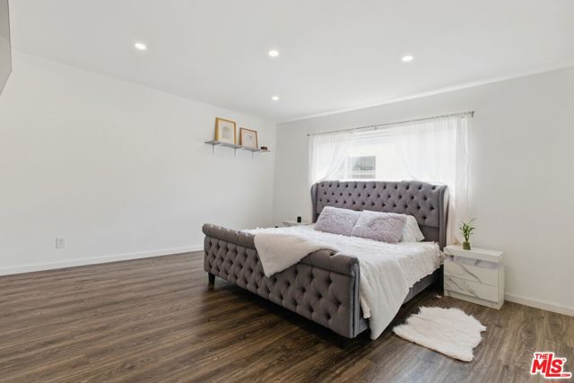5400 Lindley Avenue, Encino CA: https://media.crmls.org/mediaz/efa97b9d-0d6c-414c-bda6-b263c9185236.jpg