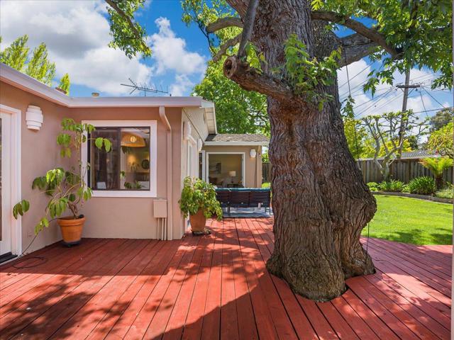10623 Glenview Avenue, Cupertino CA: https://media.crmls.org/mediaz/efa9935b-1118-40da-b950-2b37bb1cdf31.jpg
