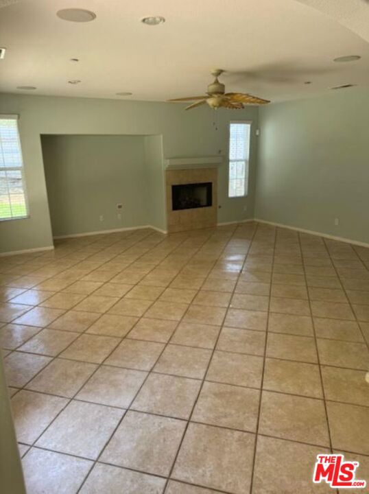 1808 Fallbrook Oaks Court, Fallbrook CA: https://media.crmls.org/mediaz/efa9ab04-b058-44ec-943c-d90679e987c4.jpg