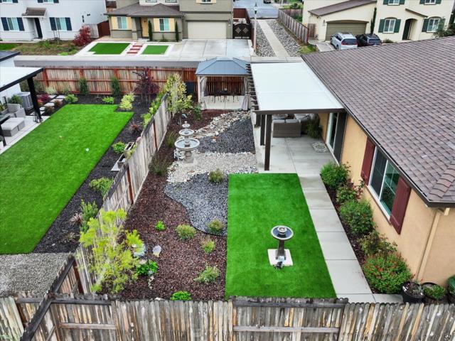 701 Pahl Court, Lincoln CA: https://media.crmls.org/mediaz/efa9bec6-71c2-4782-a657-26fc6de0e8fc.jpg