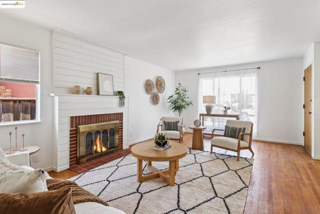 1881 Dolly Ave, San Leandro CA: https://media.crmls.org/mediaz/efa9c157-11b1-4b2d-a19c-94646d15c4f6.jpg