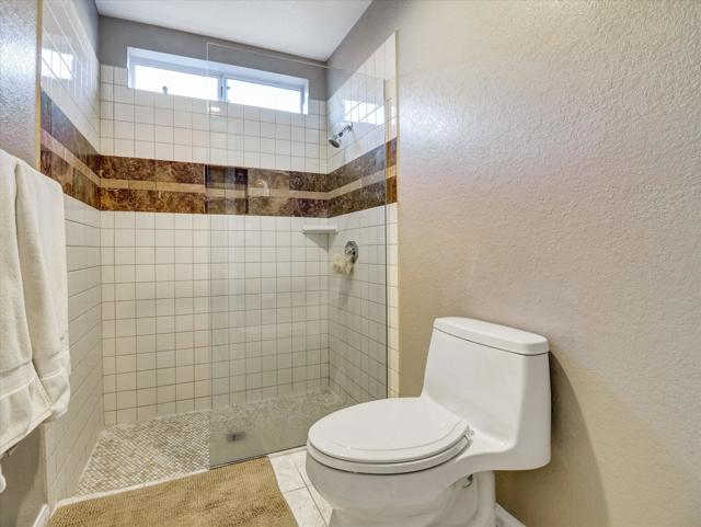 8567 Clubhouse Boulevard, Desert Hot Springs CA: https://media.crmls.org/mediaz/efaa4ba4-3e25-4e22-b5a8-41c9d438fa81.jpg