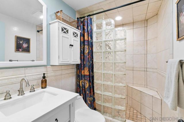 4320 Mentone St, San Diego CA: https://media.crmls.org/mediaz/efaa4f7d-a6a4-4135-80dd-bb78171f7fa7.jpg