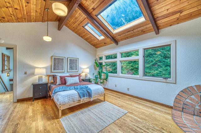 9013 Rhodes Avenue, Aptos CA: https://media.crmls.org/mediaz/efaa7f1e-0e14-401d-a40d-4c417070c368.jpg