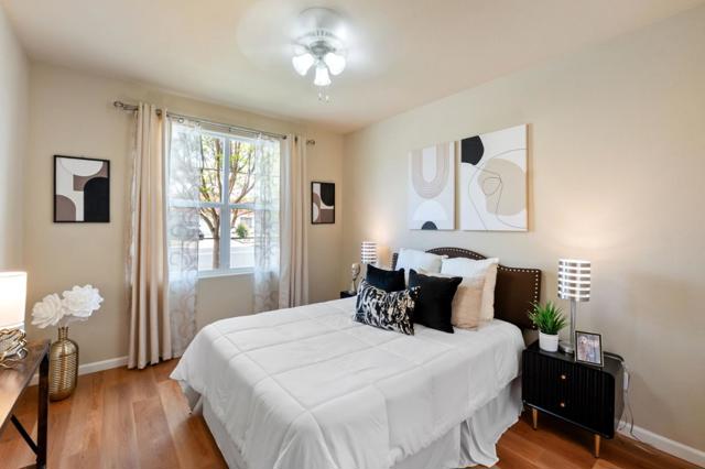 Image 21 of 62 For 32210 Regents Boulevard