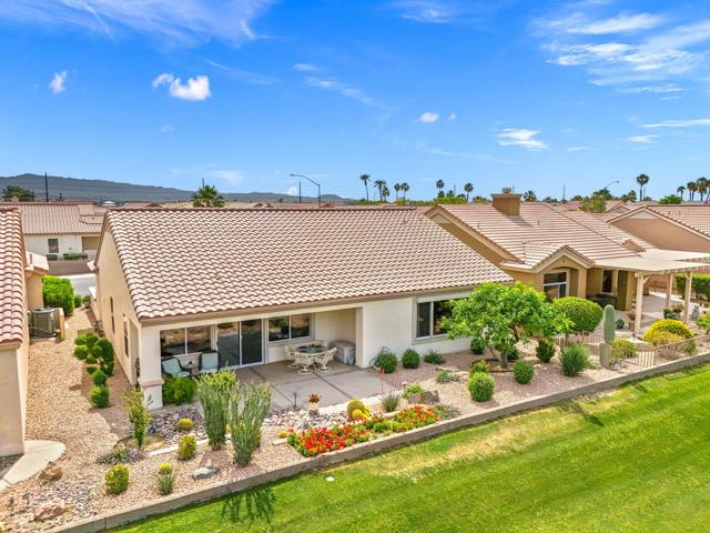 38995 Brandywine Avenue, Palm Desert CA: https://media.crmls.org/mediaz/efabc3a0-7a9f-47b5-bc87-1928e1b6d7a0.jpg
