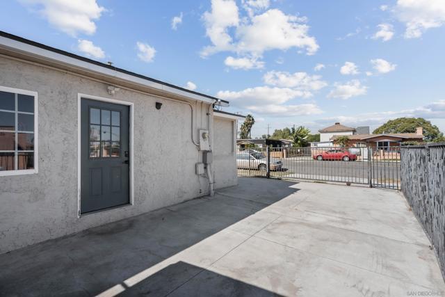 4119 Orange Ave, San Diego CA: https://media.crmls.org/mediaz/efac1eb8-3b0f-42d8-afd1-7aaf6013b336.jpg