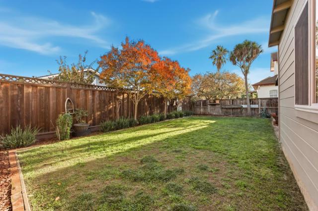 976 2nd Avenue, Redwood City CA: https://media.crmls.org/mediaz/efac5dd7-4da6-4edb-87e3-8f5b437bd74d.jpg