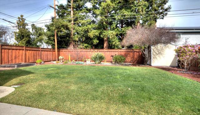 1523 Virginia Avenue, Redwood City CA: https://media.crmls.org/mediaz/efaccec4-2637-401a-bf17-22299c5608e1.jpg