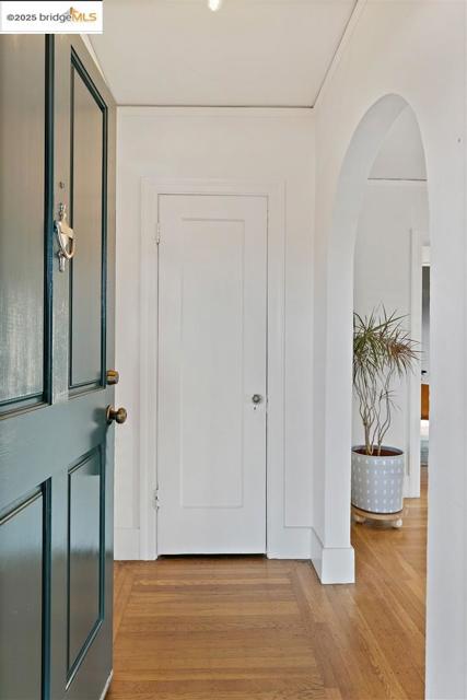 2201 Spaulding Ave, Berkeley CA: https://media.crmls.org/mediaz/efacebbf-e3ee-4826-ab8d-bcd2a066f917.jpg