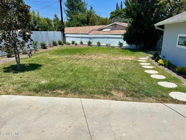 23939 Oxnard Street, Woodland Hills CA: https://media.crmls.org/mediaz/efada6a0-86fc-42dc-b1ce-d113bd6f5508.jpg