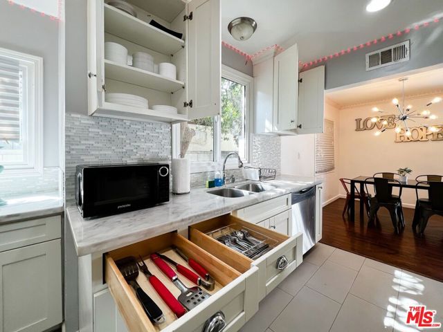 7553 GARDEN GROVE Avenue photo 16