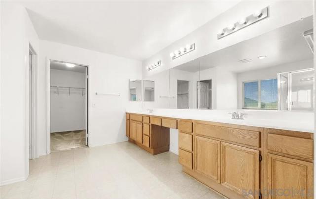 46197 Via La Tranquila, Temecula CA: https://media.crmls.org/mediaz/efaee8ab-3147-4311-aa30-1df990e3cd81.jpg