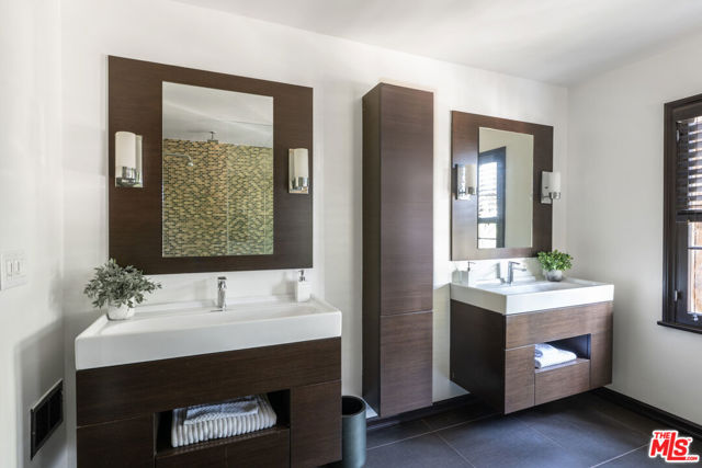 263 Lamont Drive, Los Angeles CA: https://media.crmls.org/mediaz/efaf0a6d-720b-4b7f-a156-dff8e3f995e5.jpg